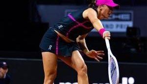 Iga Swiatek holds off Elise Mertens, reaches Stuttgart quarter-finals